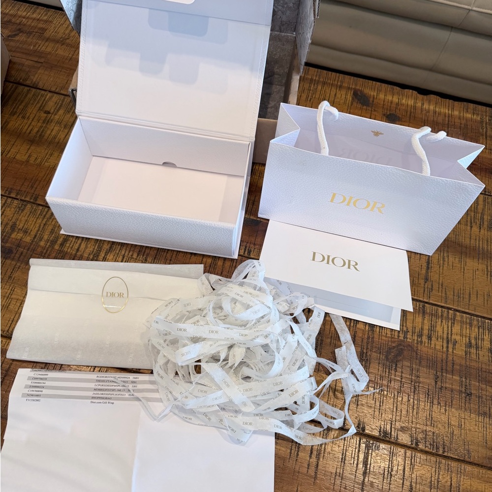 Dior White and Gold Gift Packaging Set